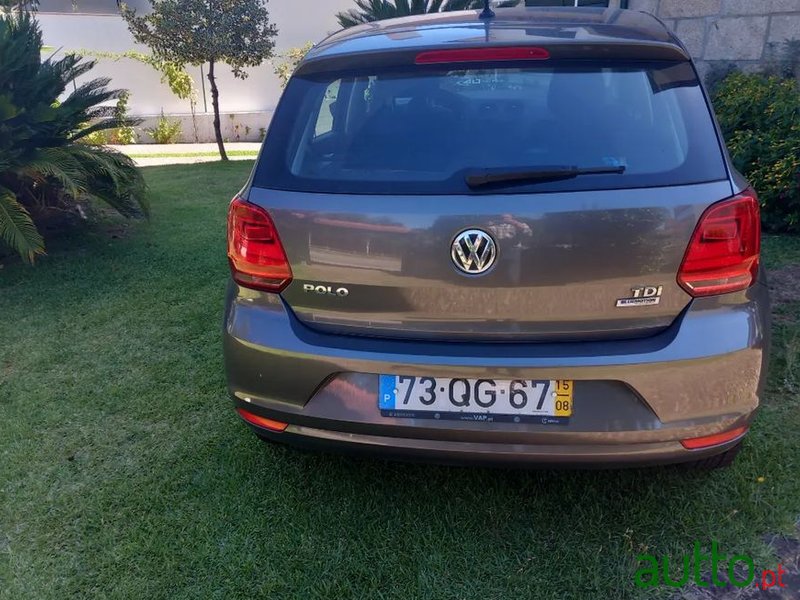 2015' Volkswagen Polo photo #4