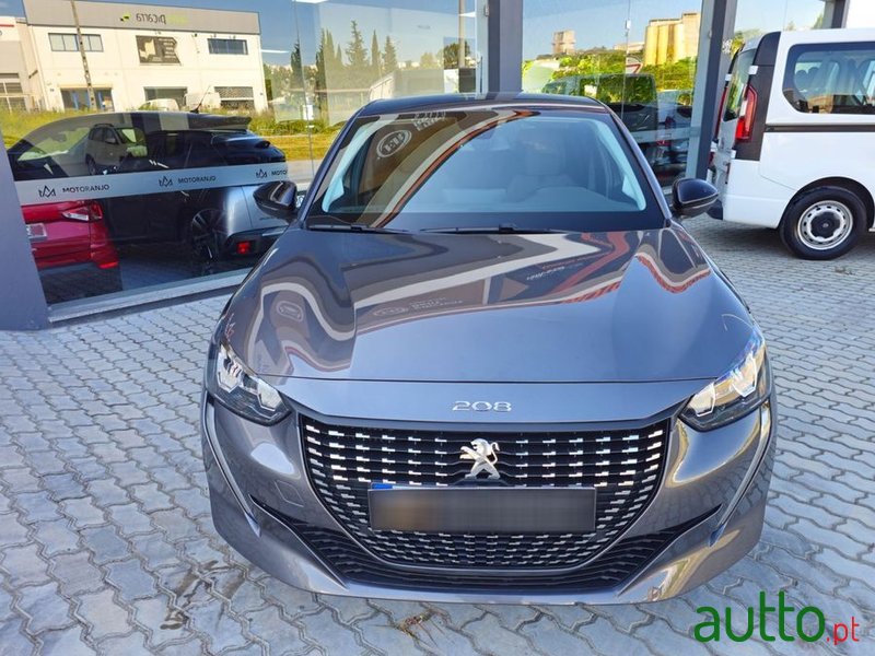2023' Peugeot 208 photo #2