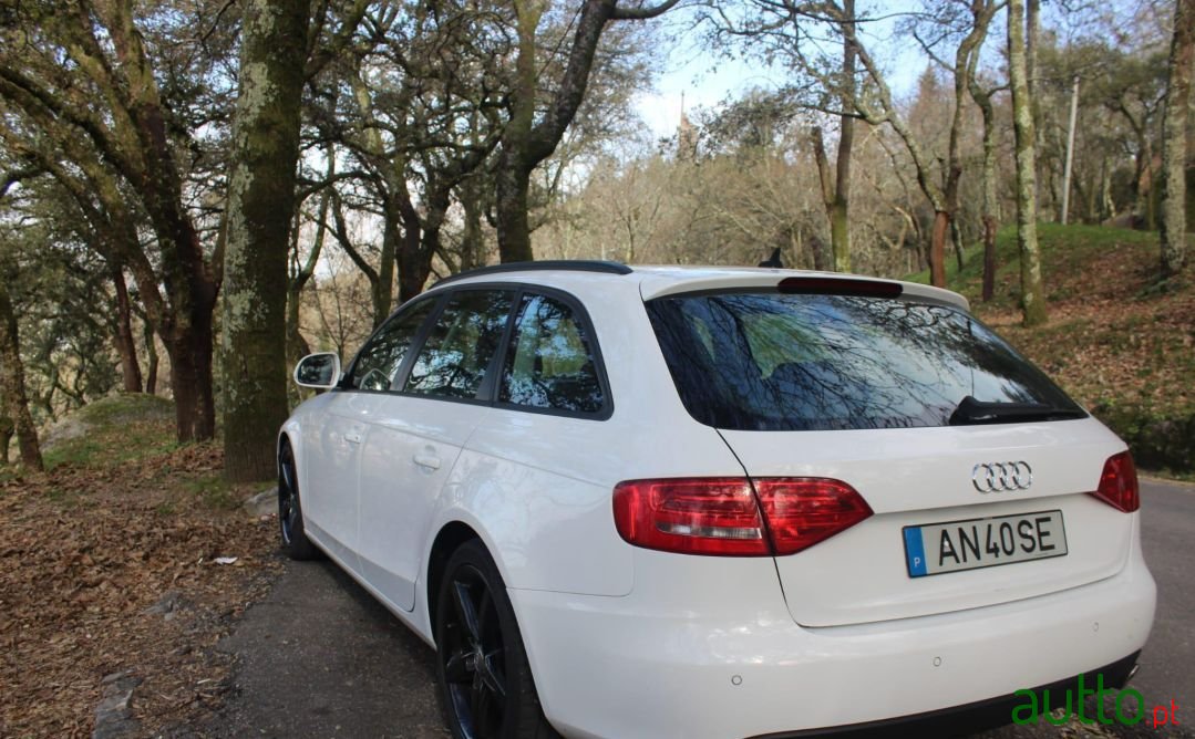 2008' Audi A4 Avant photo #2