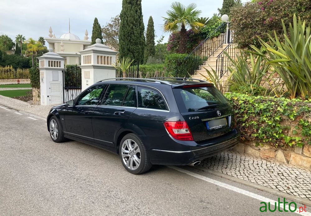 2011' Mercedes-Benz C 220 photo #4