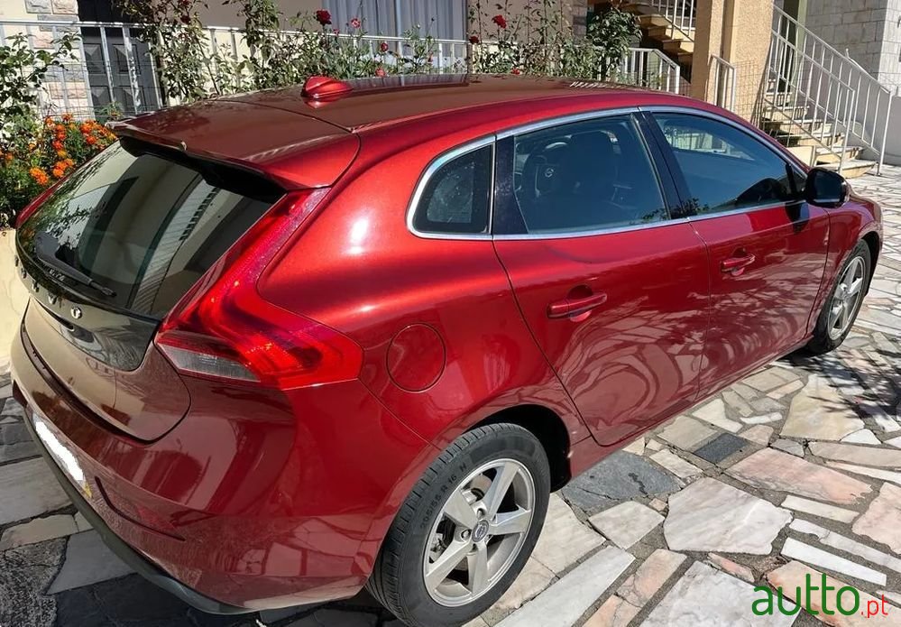 2013' Volvo V40 1.6 D2 Momentum photo #4