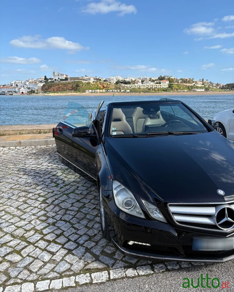 2010' Mercedes-Benz Classe E photo #4