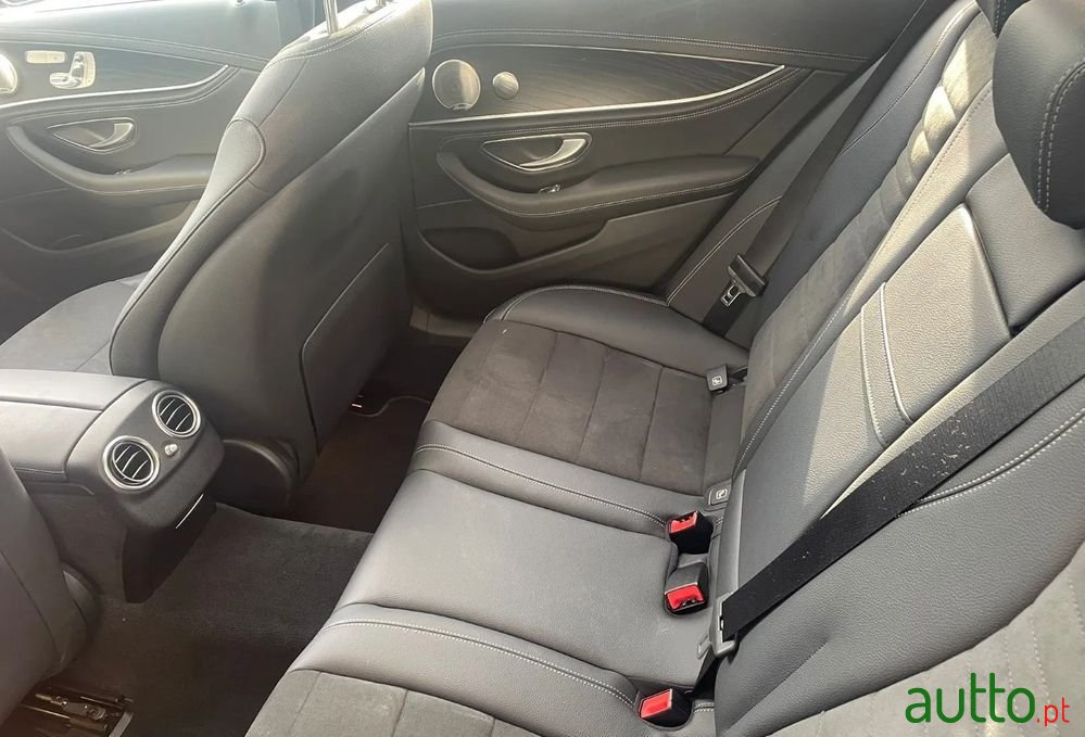 2023' Mercedes-Benz Classe E De Amg Line photo #6