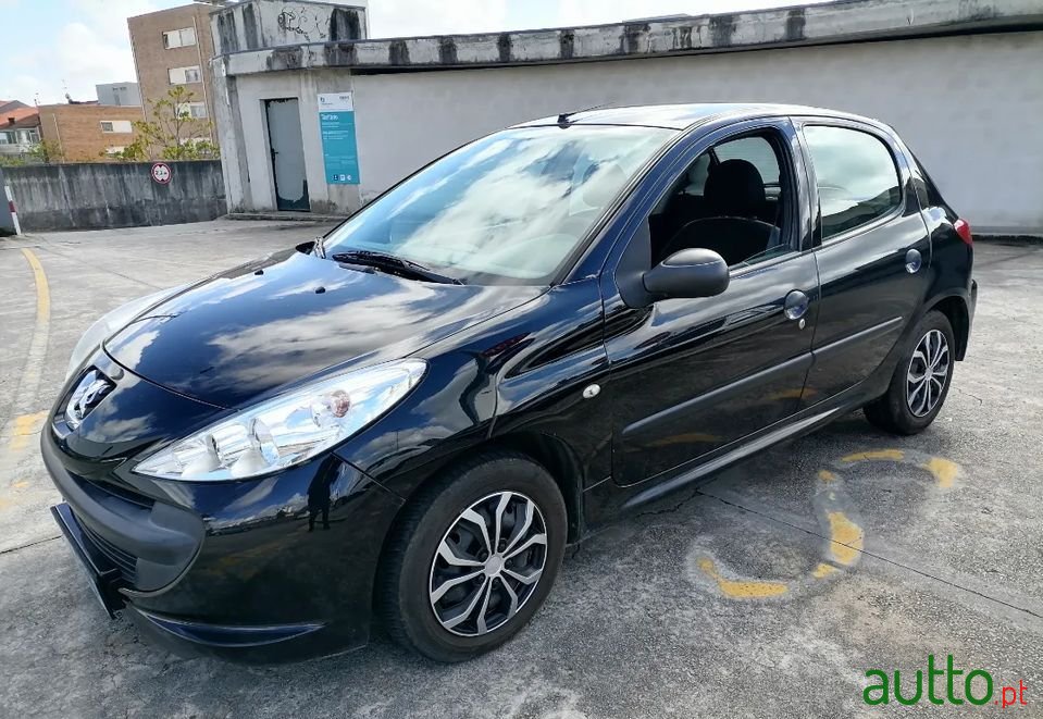 2010' Peugeot 206 photo #3