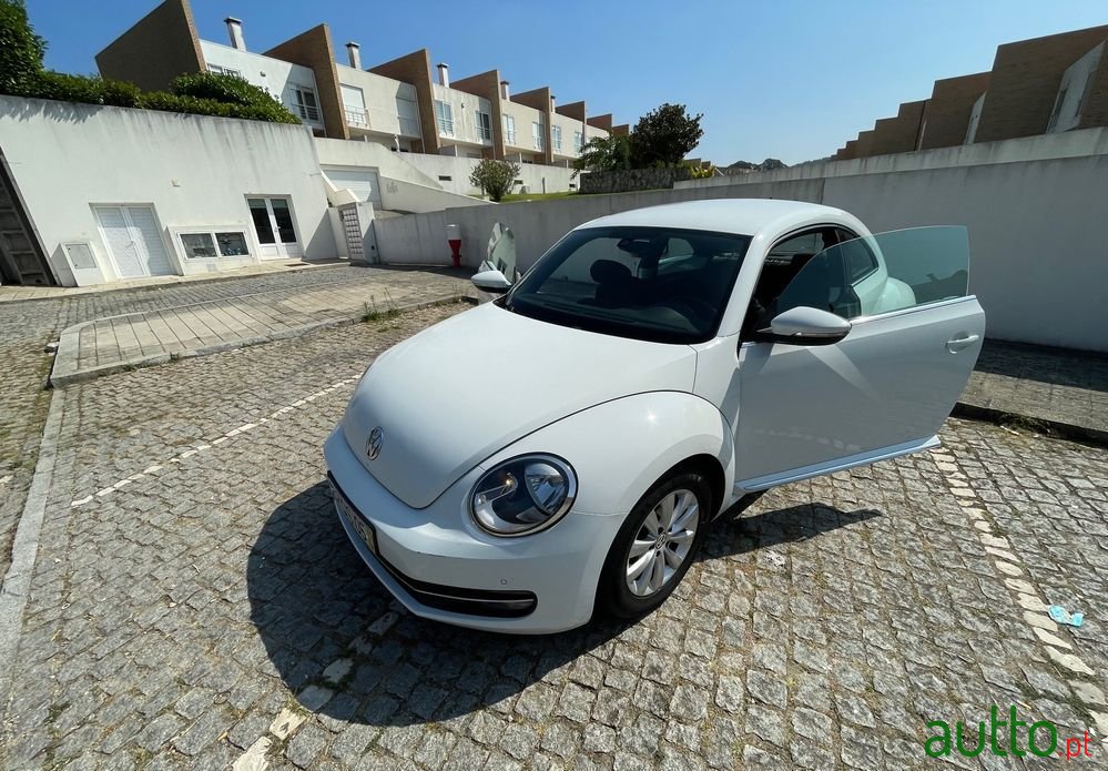 2015' Volkswagen New Beetle photo #5