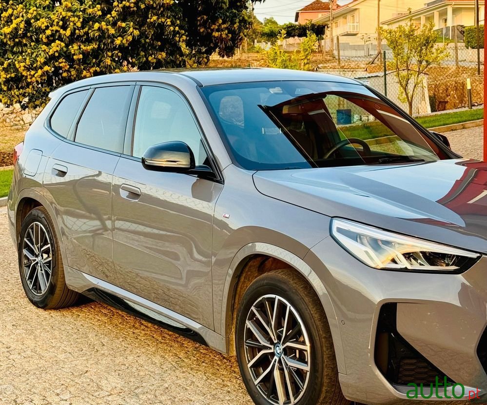 2023' BMW iX1 Xdrive30 Pack M photo #1