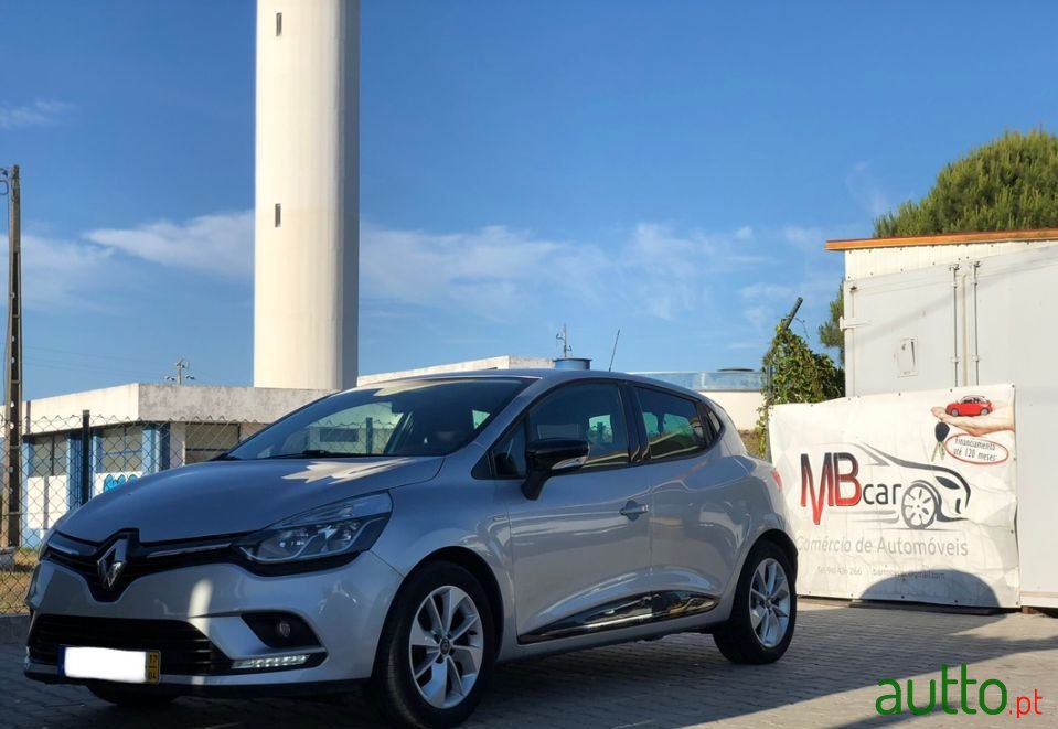 2017' Renault Clio photo #1