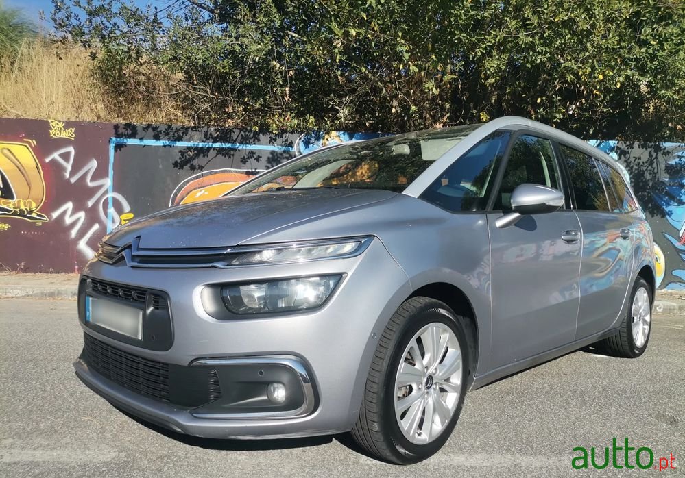 2017' Citroen C4 Grand Picasso photo #1