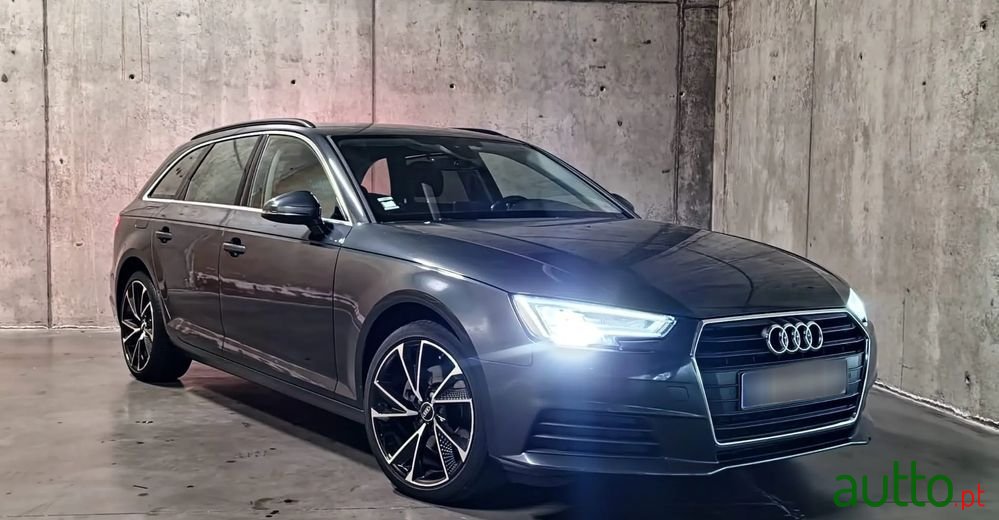 2019' Audi A4 Avant photo #1