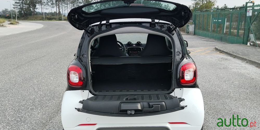 2019' Smart Fortwo photo #6