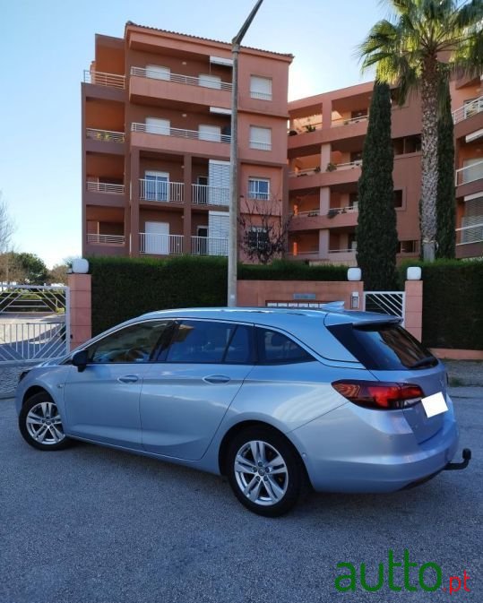 2017' Opel Astra Sports Tourer photo #4