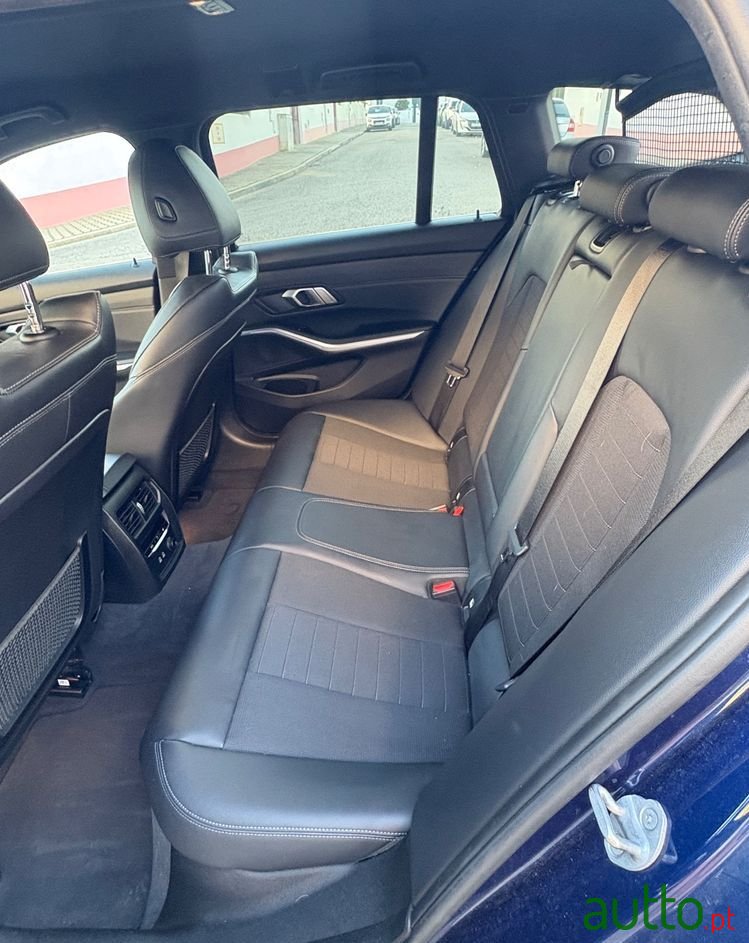 2020' BMW Série 3 D photo #5