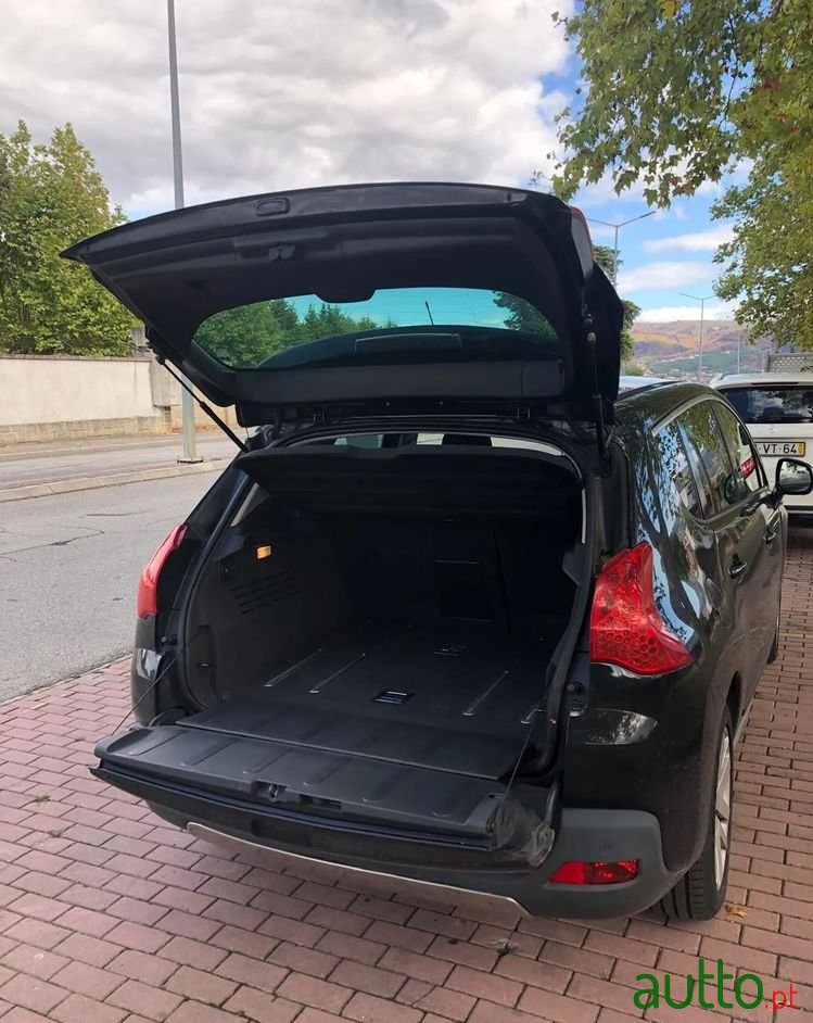 2013' Peugeot 3008 2.0 Hdi Hybrid4 photo #4