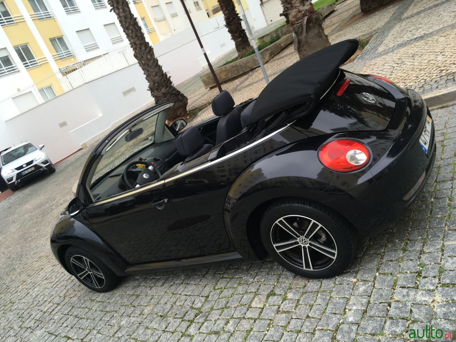 2008' Volkswagen Beetle Cabriolet photo #7