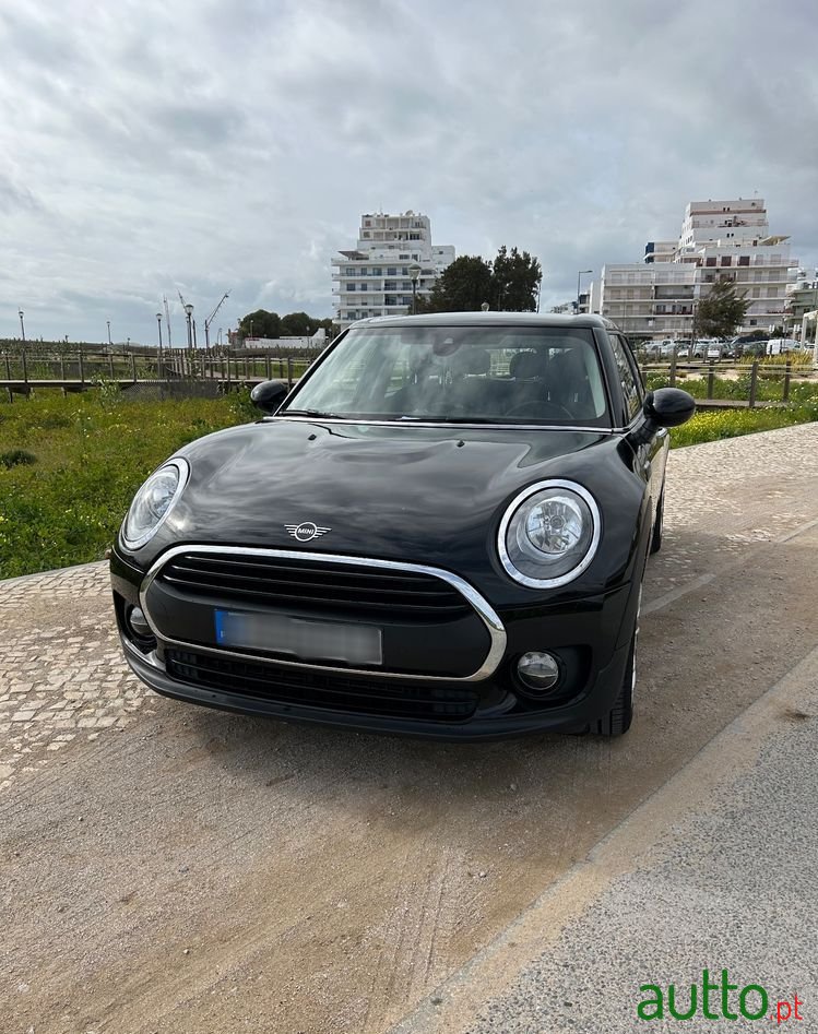 2019' MINI Clubman One D photo #2