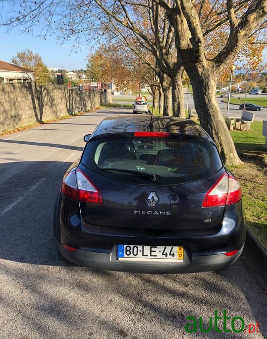 2010' Renault Megane photo #2