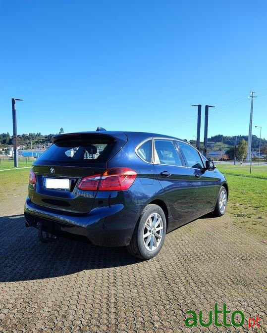 2015' BMW 216 Active Tourer photo #3