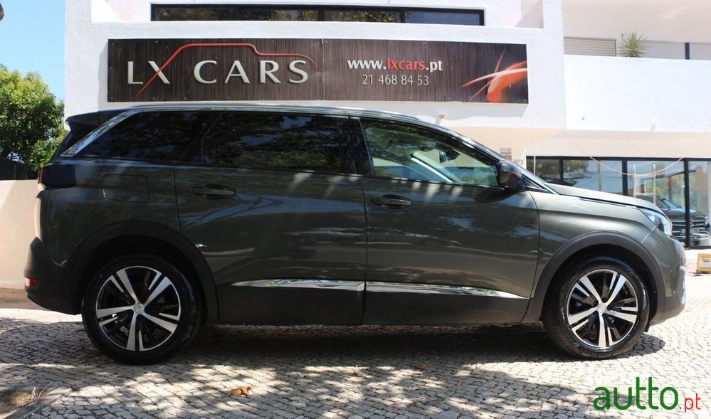 2019' Peugeot 5008 1.5 Bluehdi Allure photo #2