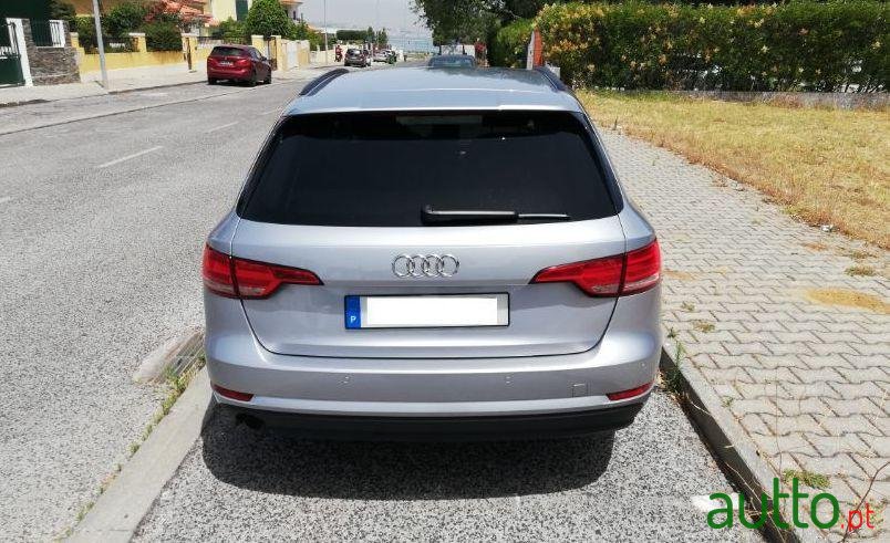 2016' Audi A4 Avant photo #2