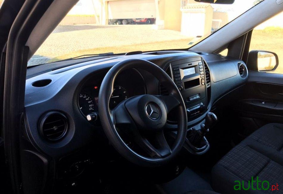 2017' Mercedes-Benz Vito Tourer photo #4