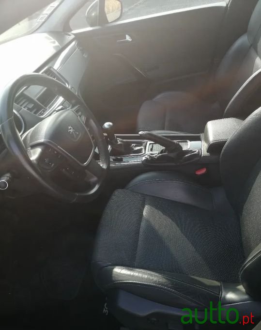 2011' Peugeot 508 Sw photo #6