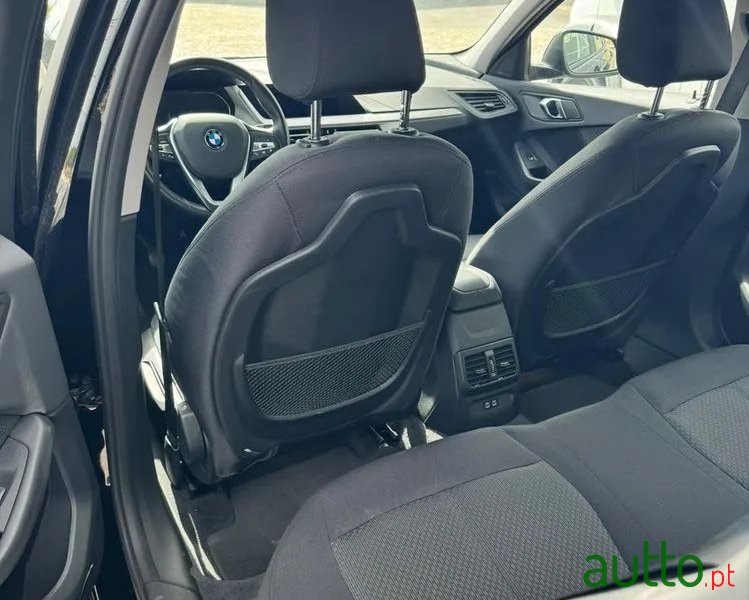 2020' BMW 118 I Advantage photo #4