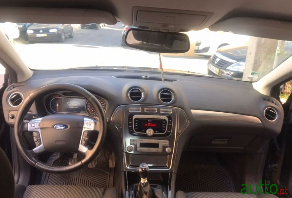 2009' Ford Mondeo photo #2