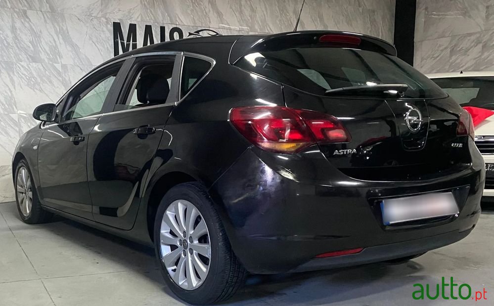 2010' Opel Astra 1.3 Cdti Cosmo photo #5