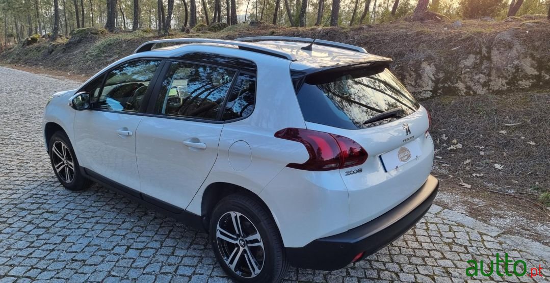 2017' Peugeot 2008 photo #5