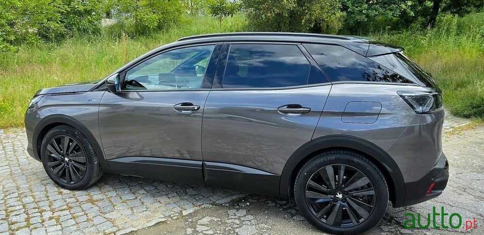 2021' Peugeot 3008 photo #2