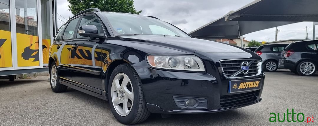 2010' Volvo V50 photo #1