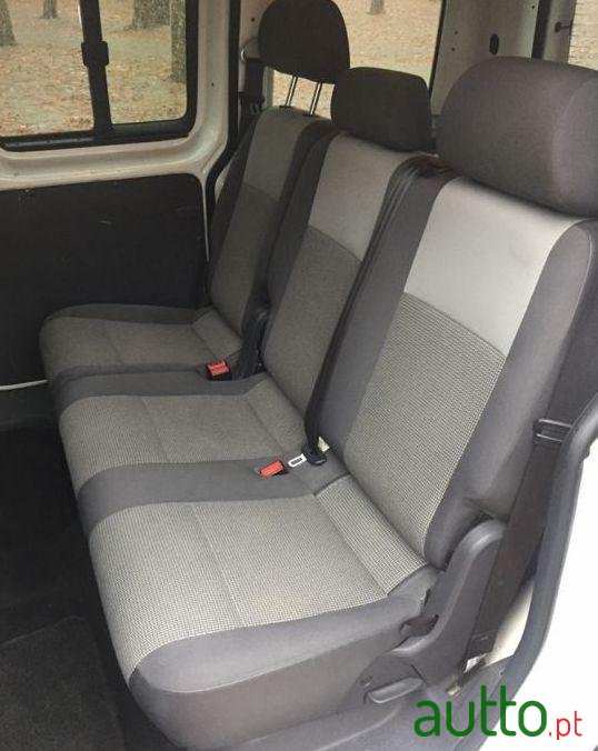 2013' Volkswagen Caddy photo #4