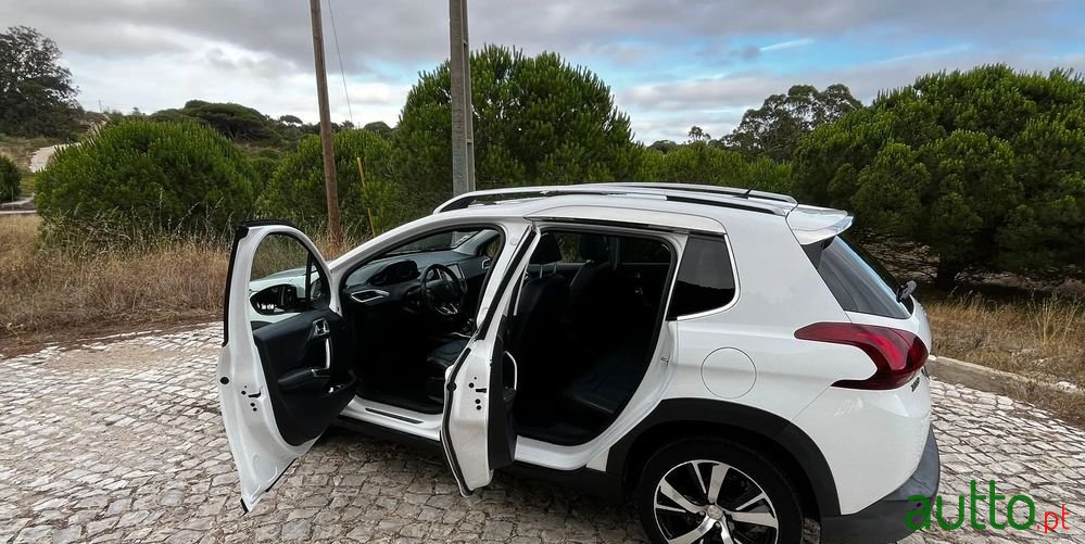 2016' Peugeot 2008 photo #6