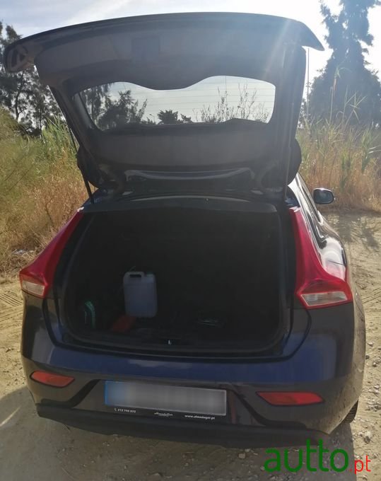 2015' Volvo V40 photo #4