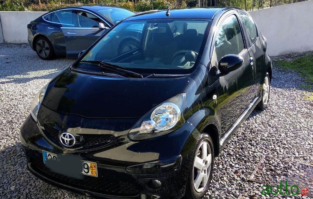 2008' Toyota Aygo Fantas photo #1
