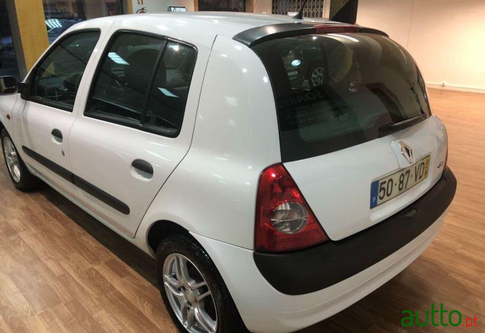 2003' Renault Clio photo #2