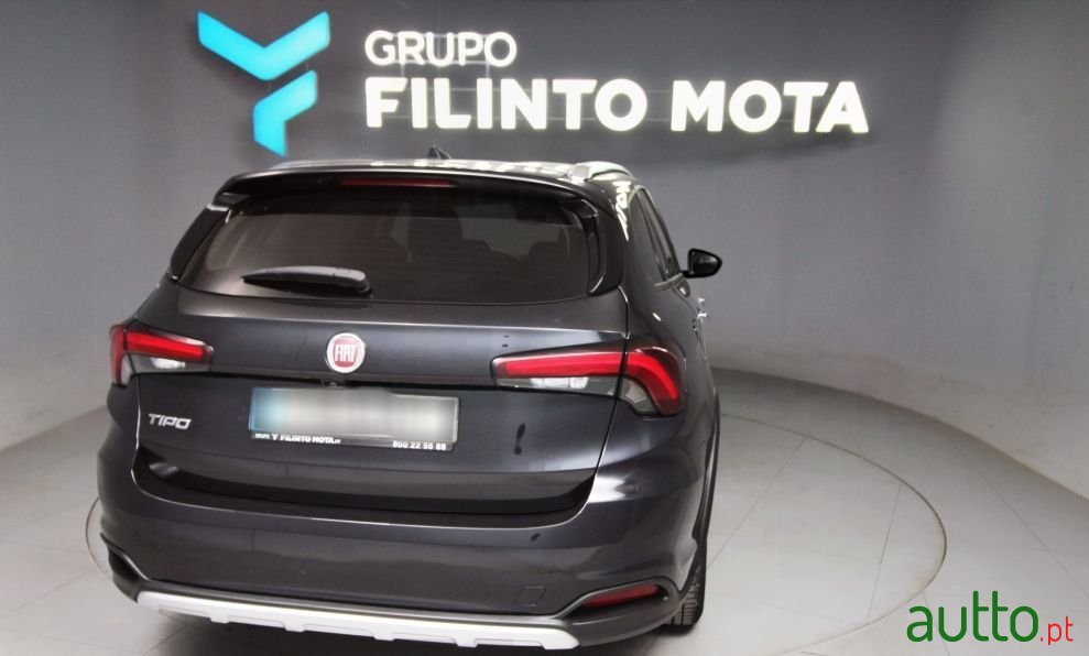 2023' Fiat Tipo Station Wagon Cross photo #3