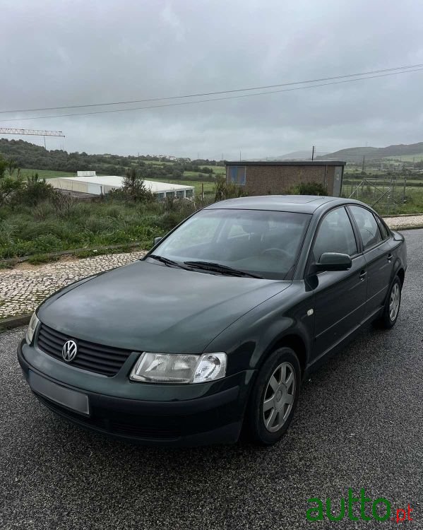 1998' Volkswagen Passat photo #2