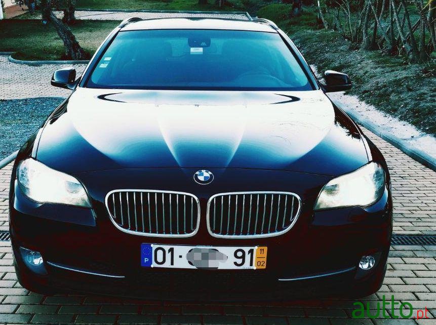 2011' BMW 520 F11 Efficient Dynamics photo #4