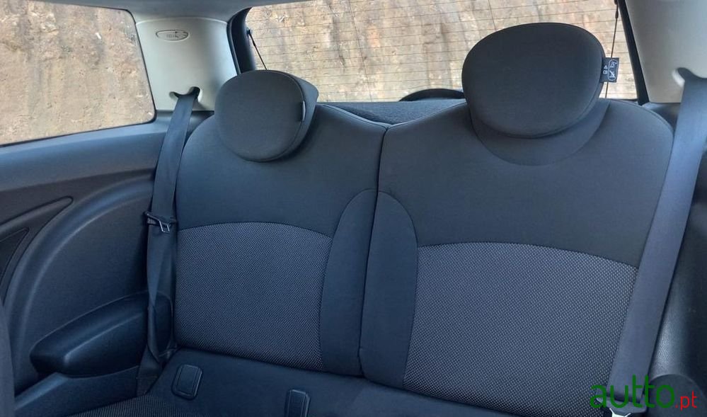 2010' MINI One D photo #6