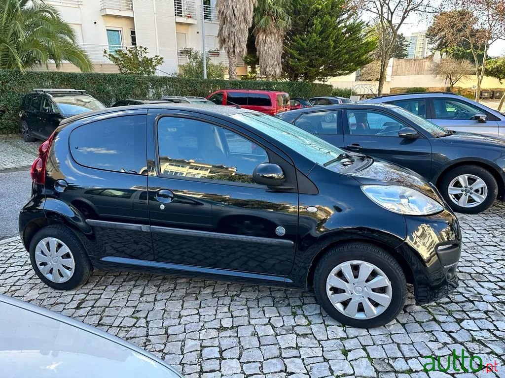 2014' Peugeot 107 photo #3