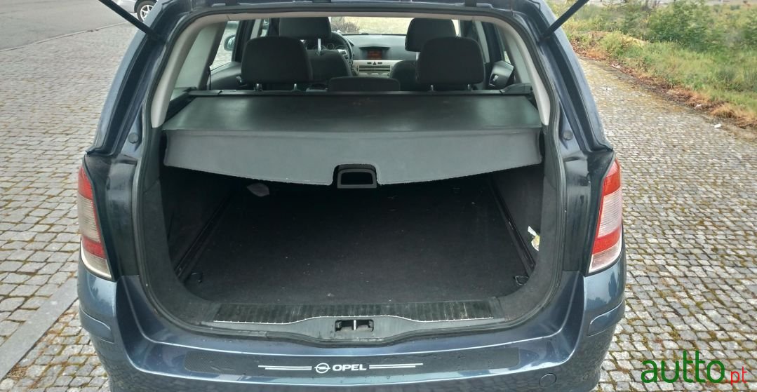 2007' Opel Astra Caravan photo #4