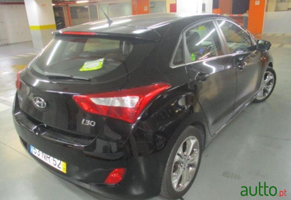 2013' Hyundai I30 1.6 Crdi Style photo #2