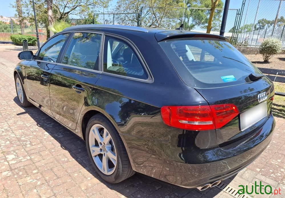 2014' Audi A4 Avant photo #2