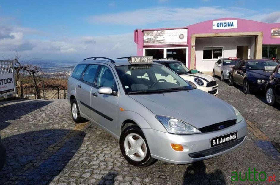 2001' Ford Focus Sw photo #2