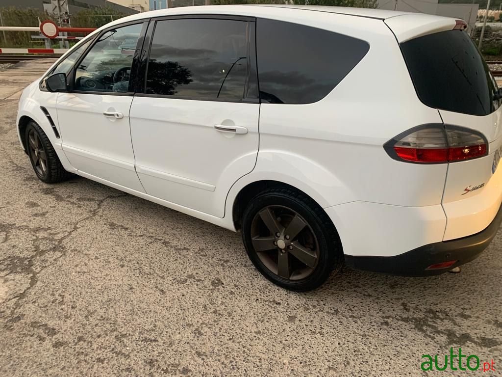 2008' Ford S-Max photo #2
