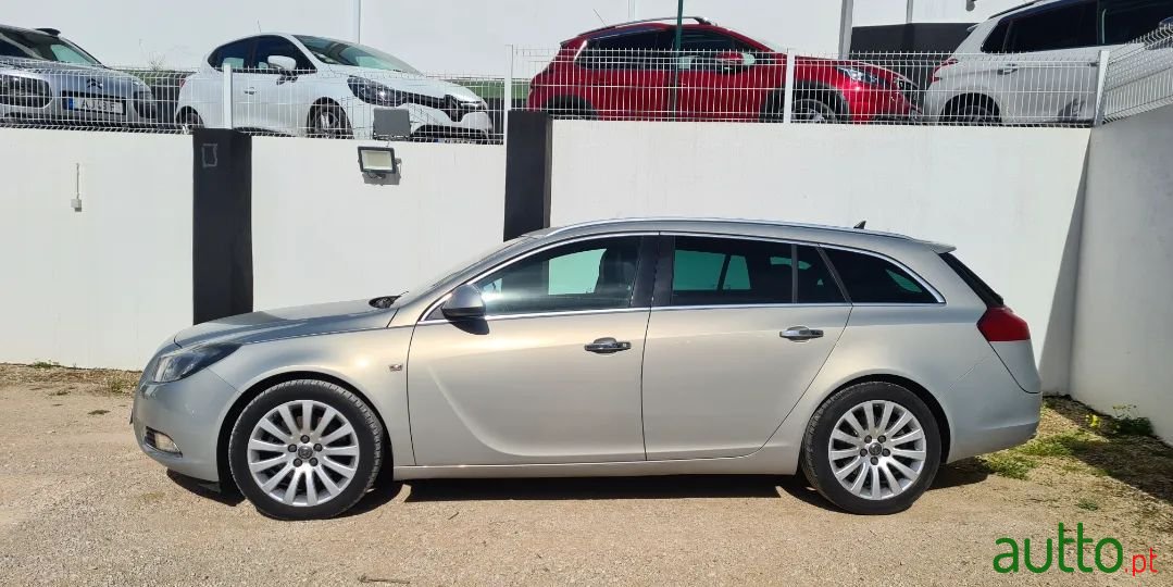 2010' Opel Insignia Sports Tourer photo #3