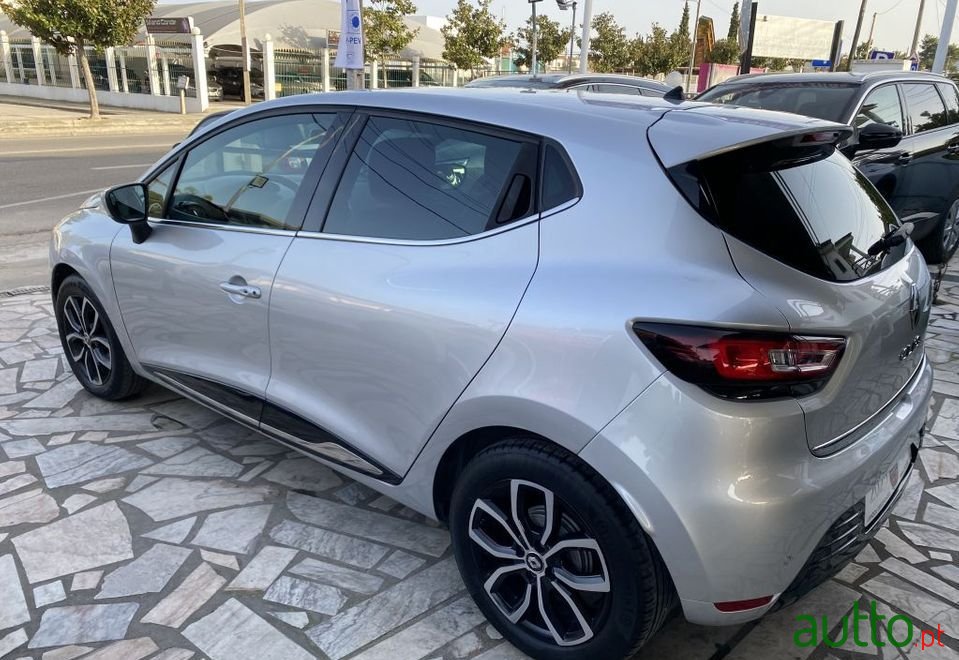 2019' Renault Clio photo #4