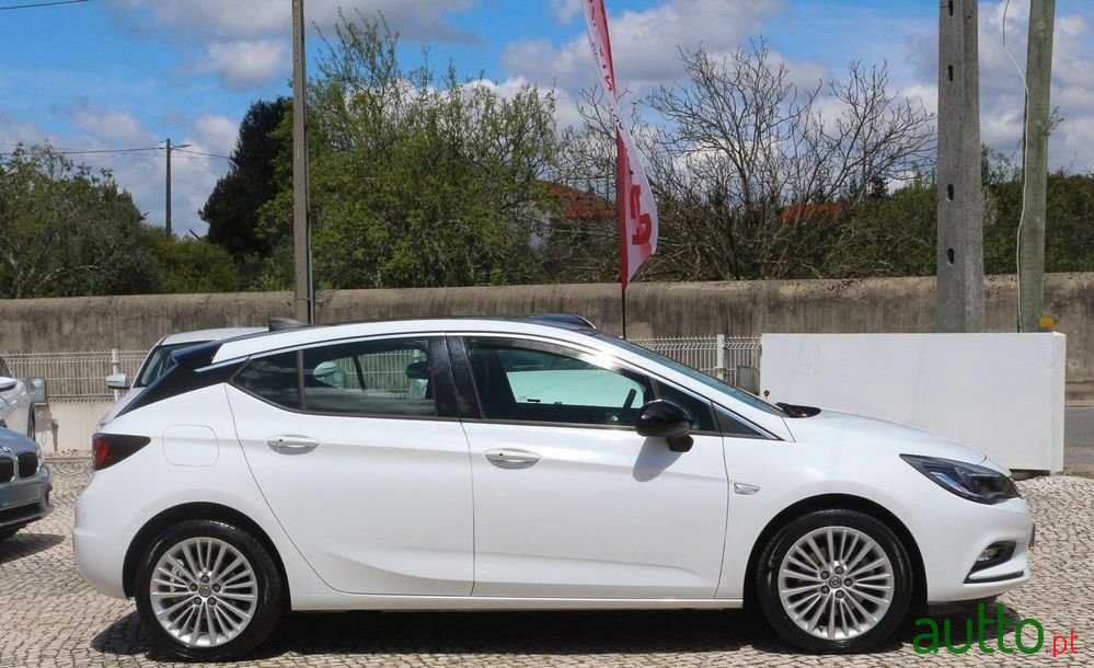 2016' Opel Astra photo #5