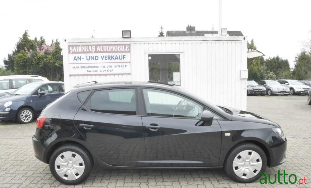 2015' SEAT Ibiza photo #2